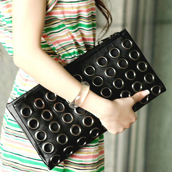 Circle Rivet Chain Black Women Clutch on Luulla